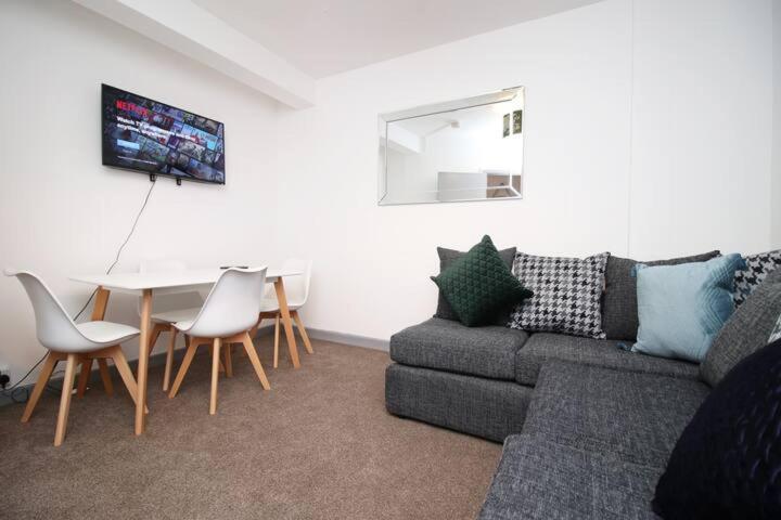 City Centre, Parking, Smart Tv'S In All Rooms Swansea Exterior foto