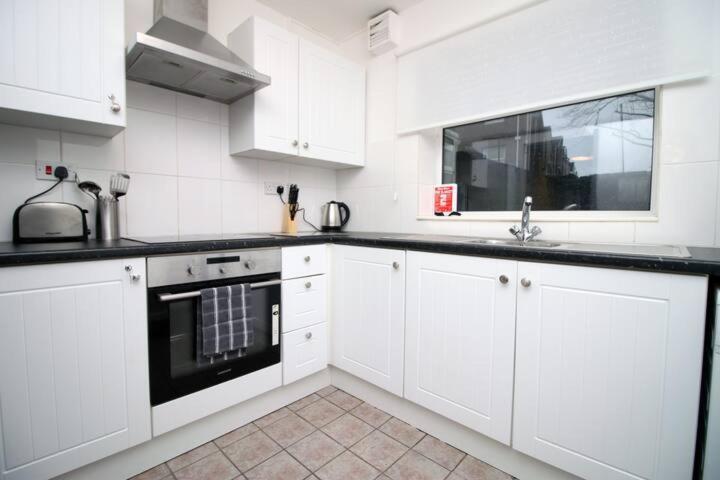 City Centre, Parking, Smart Tv'S In All Rooms Swansea Exterior foto